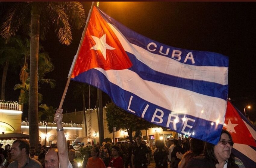  Miles de cubanos toman las calles contra el Gobierno