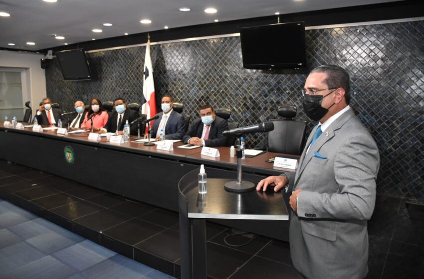  Ministro Rogelio Paredes anuncia presentará propuestas legislativas