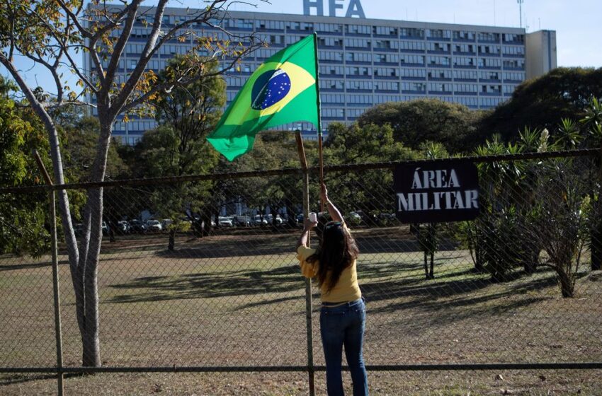  Presidente Bolsonaro se recupera de  salud en un hospital de Sao Paulo