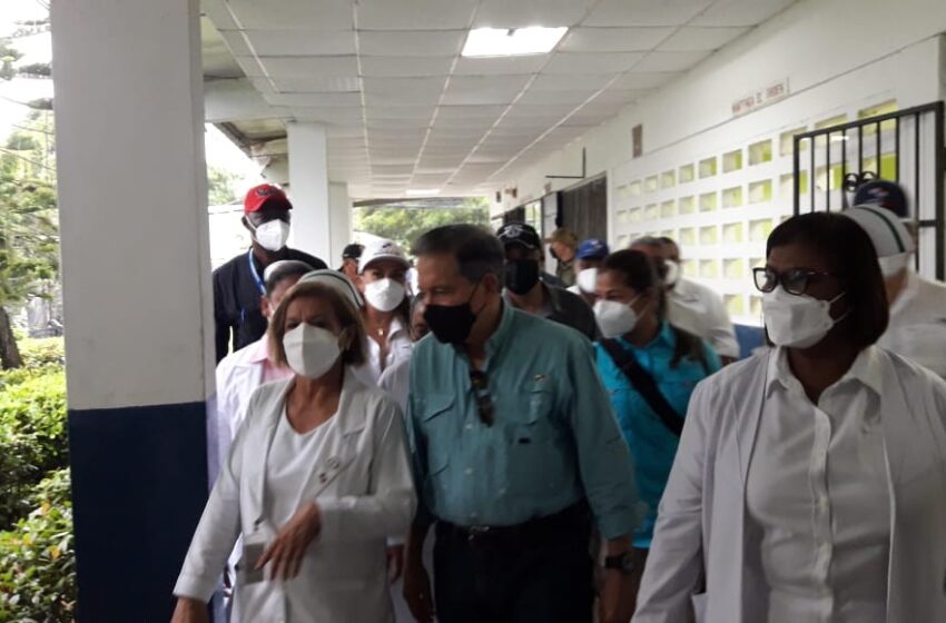  Presidente Laurentino Cortizo verifica proceso de vacunación en Coclé