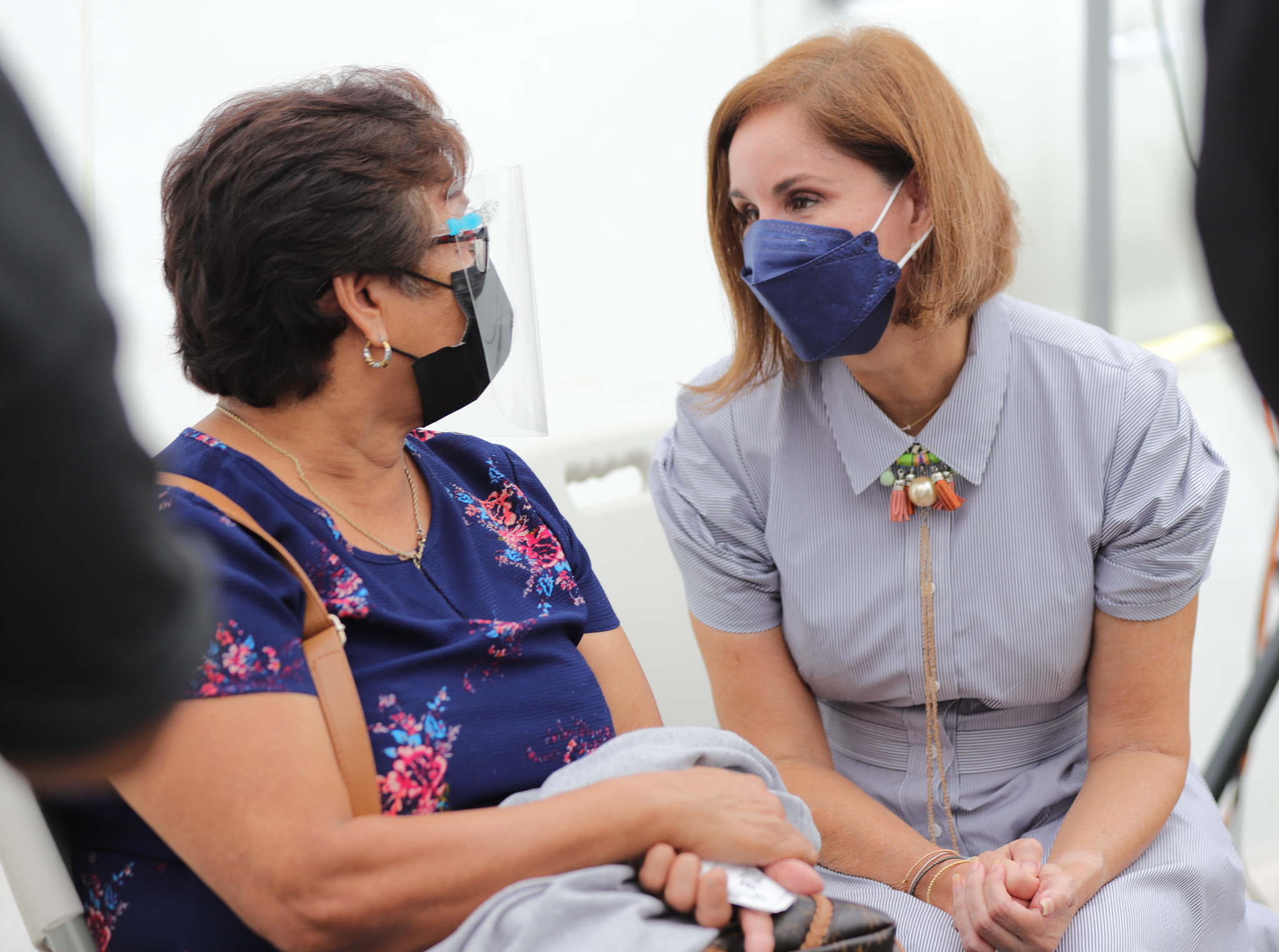 Primera Dama entrega donación al Instituto Oncológico Nacional
