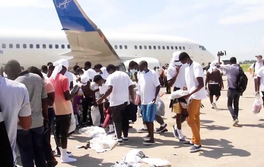  Haitianos condenan las deportaciones masivas por parte de EE.UU.