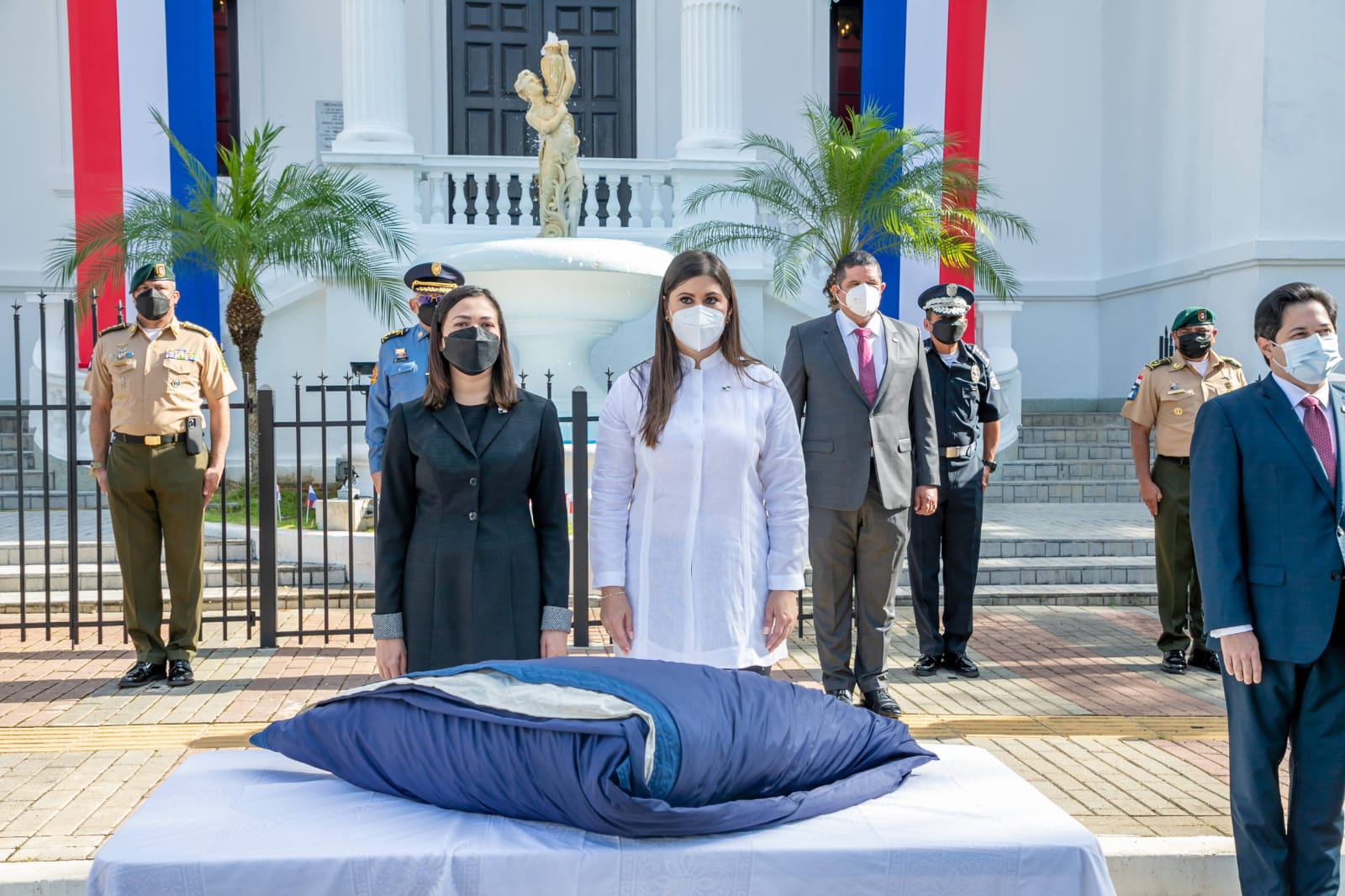 Rinden honores a la bandera del cerro Ancón por gestas patrióticas