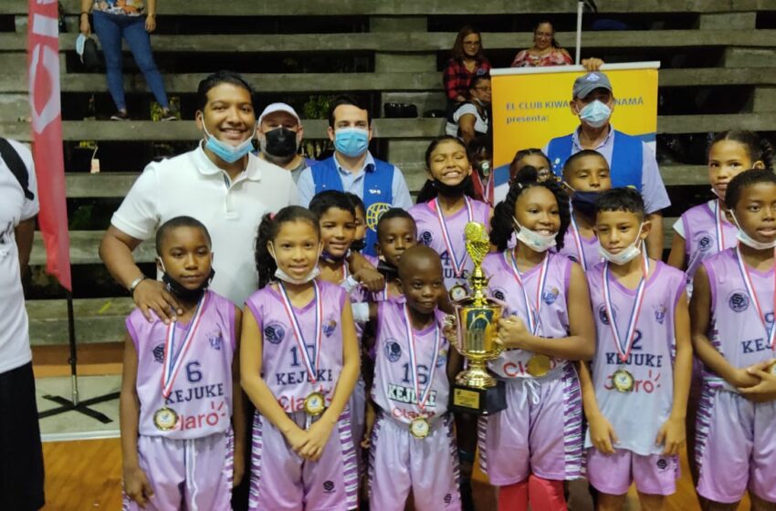  Academia Kejuke de Colón conquista U10 mixta de la Liga de Baloncesto Kiwanis 