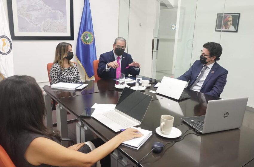 Ministro Paredes se reúne con directores y ejecutivos de ONU Hábitat y la SISCA