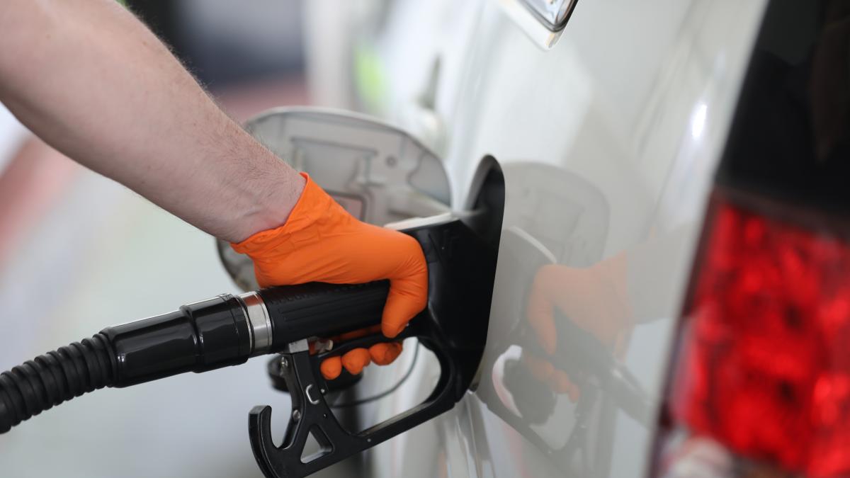 Anuncian nuevos precios de los combustibles