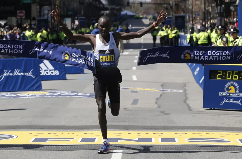  Evans Chebet y Peres Jepchirchir de Kenia ganan el maratón de Boston