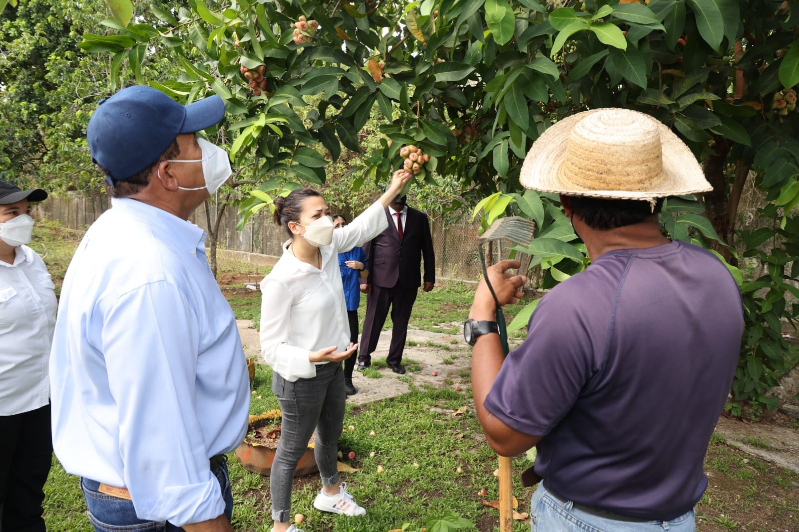 Ministra Tewaney Mencomo inspecciona centros de custodia y cumplimiento