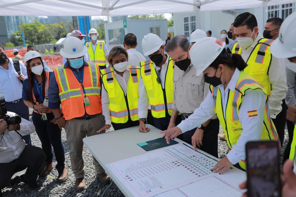 Presidente Cortizo exige a empresa rapidez en construcción del Hospital del Niño
