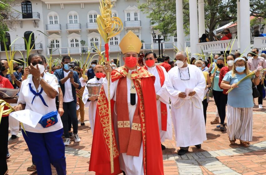  Arzobispado sigue las actividades de Semana Santa, atrae a las iglesias