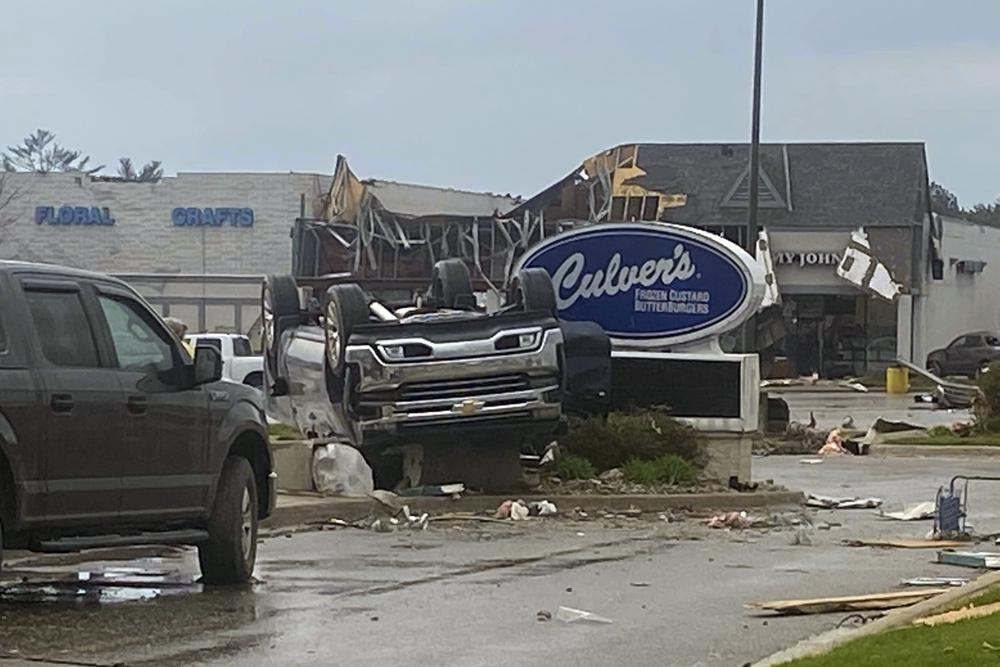 Un muerto y  23 heridos por tornado en el norte de Michigan