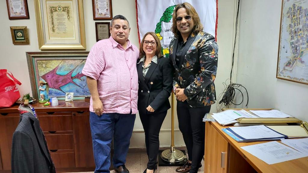 Actor de Bollywood realiza visita a la Universidad de Panamá