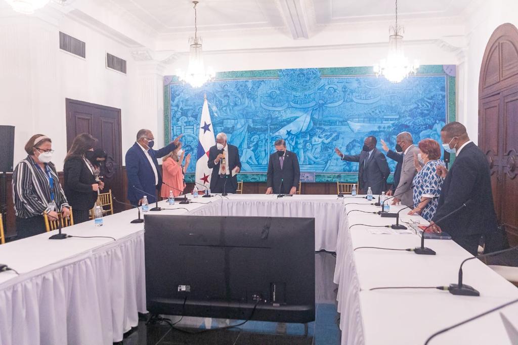 Presidente Cortizo Cohen recibe a representantes de las iglesias evangélicas