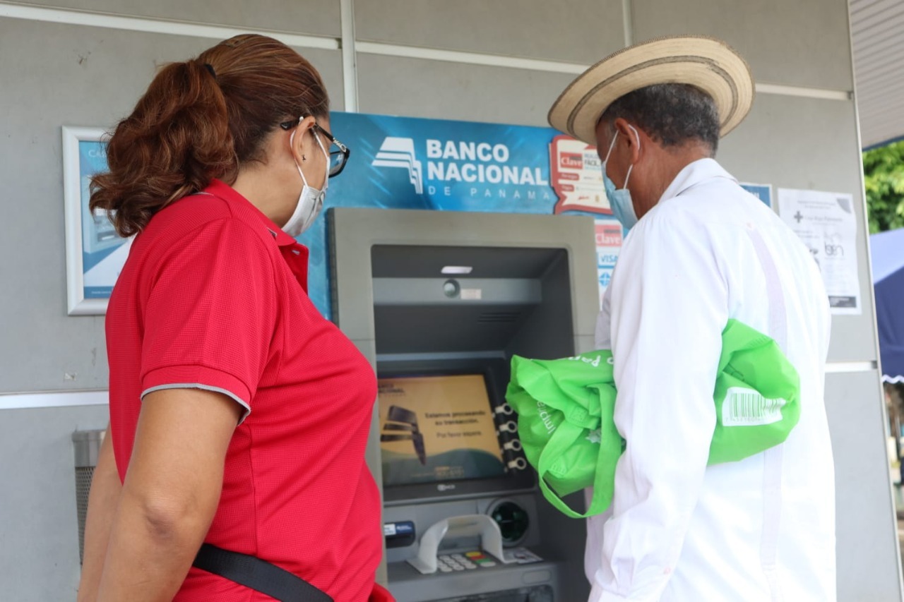 Más de 156 mil panameños recibirán su transferencia por tarjeta clave social