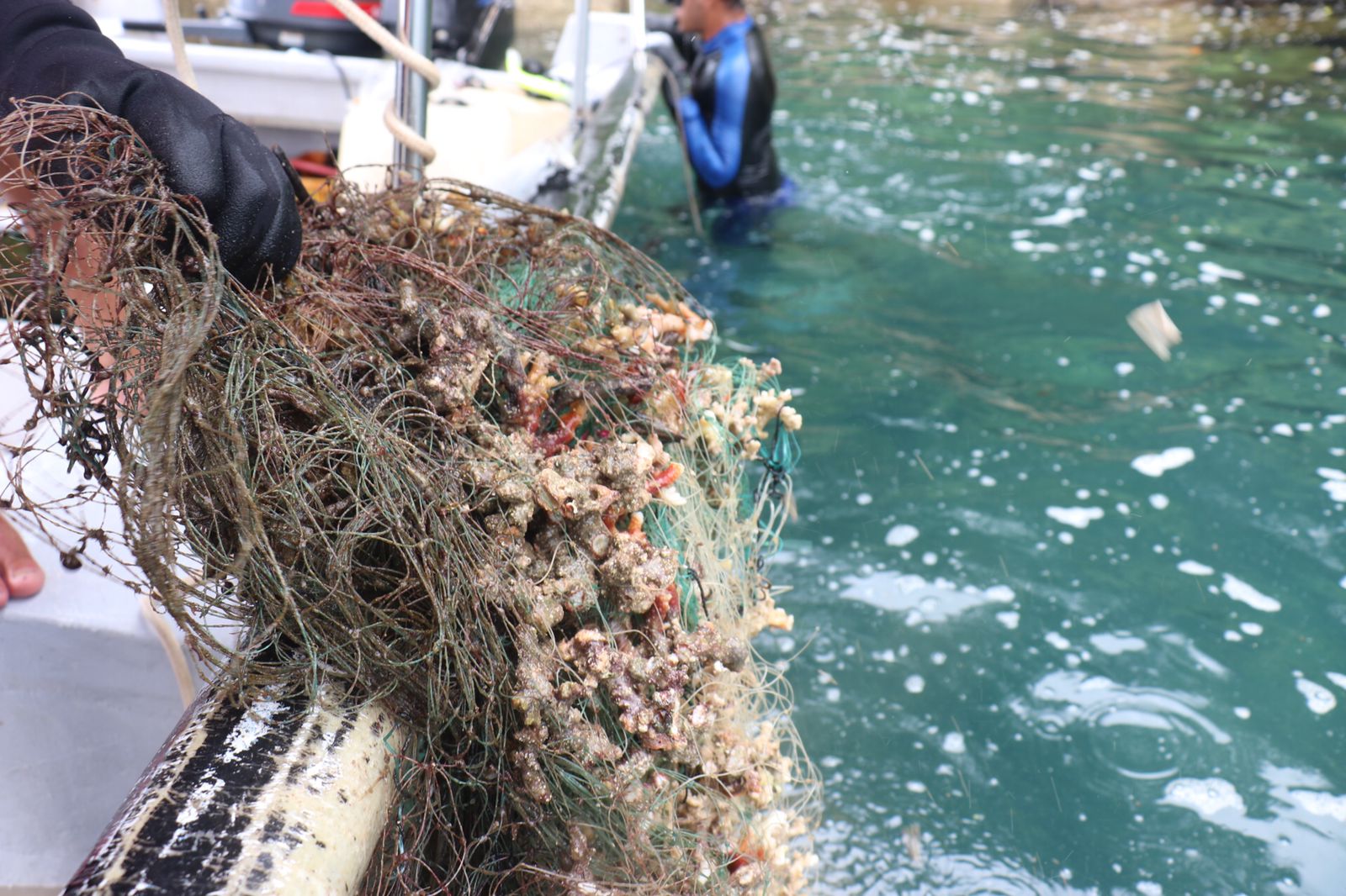 Panamá y Canadá juntos en la reducción de redes fantasmas y basura marina  