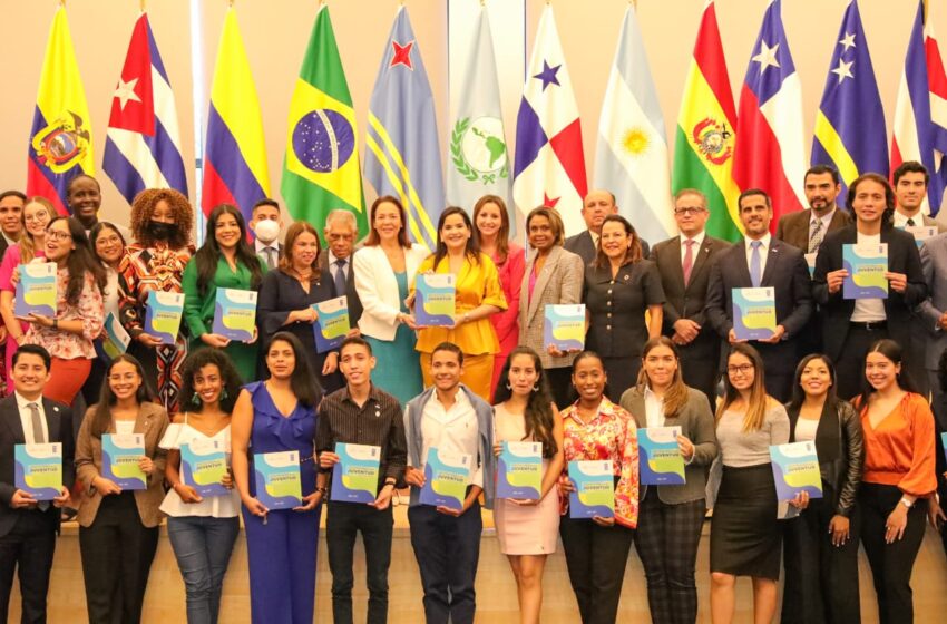  Ministra del Mides presenta nueva Política Pública de Juventud en Panamá