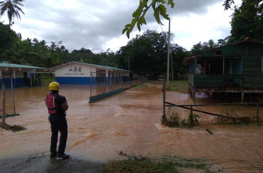  Sinaproc evalúa daños por inundaciones en Chiriquí, ayudan a familias afectadas