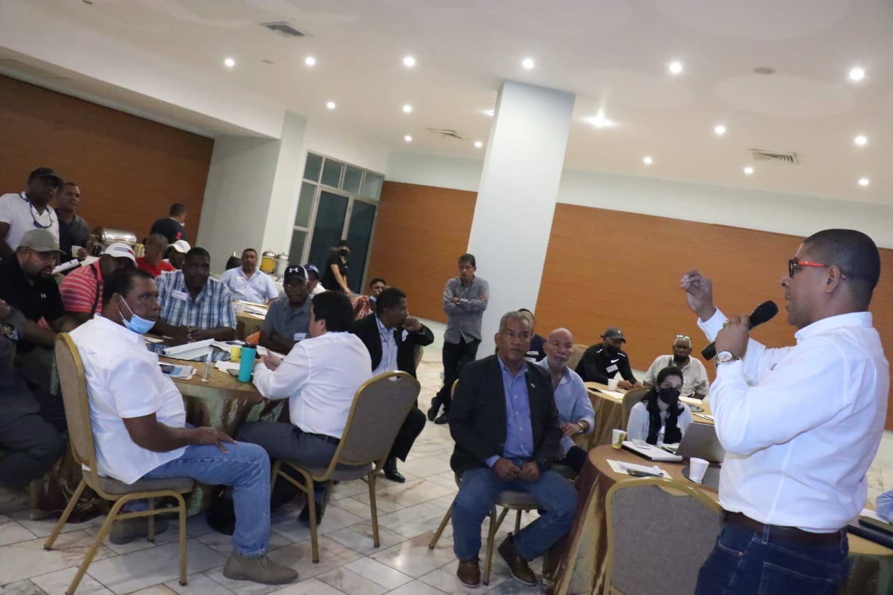 Conversatorio sobre pesca responsable y sostenible