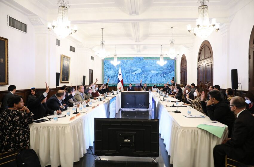 Capacitan a farmacéuticos en el uso de MedicApp