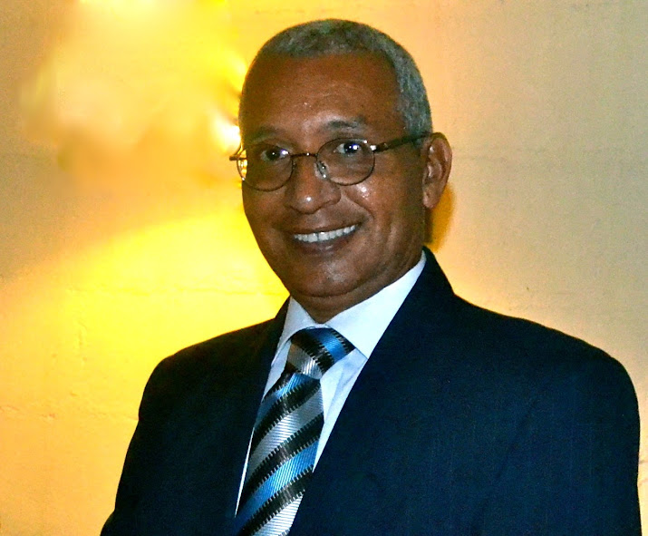 La zapatilla, la lata y el maletín