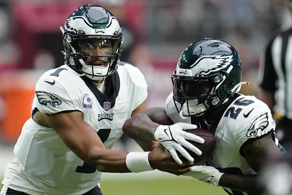 Eagles mejoran a 6-0, Hurts clave en victoria 26-17 sobre Cowboys