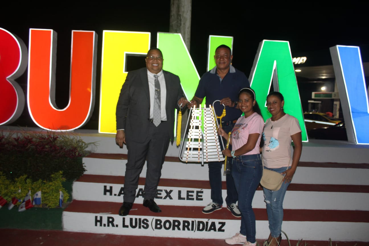 Inauguran parador fotográfico en el distrito de Colón