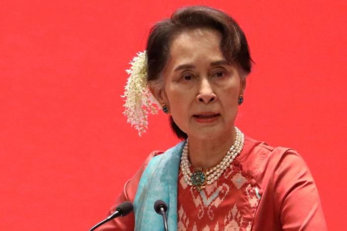  Condenan a Suu Kyi a 7 años más al finalizar los juicios secretos