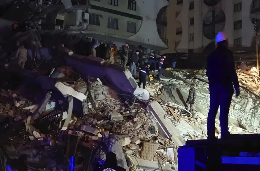  Al menos 234 muertos deja  terremoto en Turquía y Siria