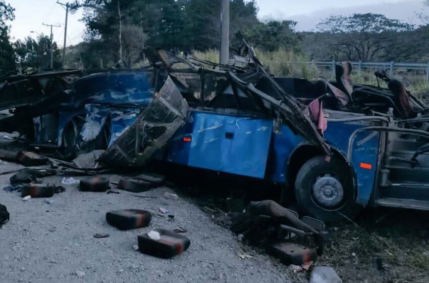  IMELCF  sigue las investigaciones del accidente vehícular en Gualaca