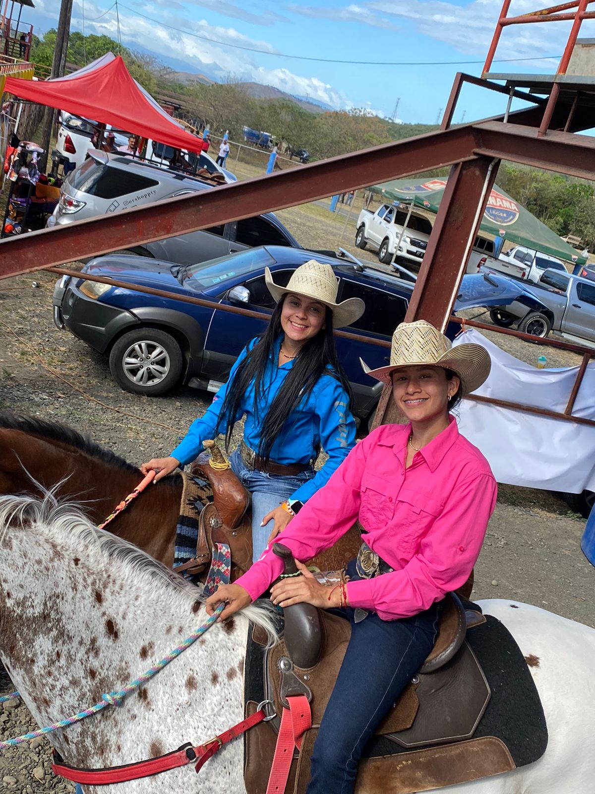 Torneo de Amazonas con barriles y polo en Santiago
