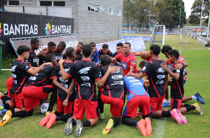  Panamá realiza entreno para partido ante Honduras