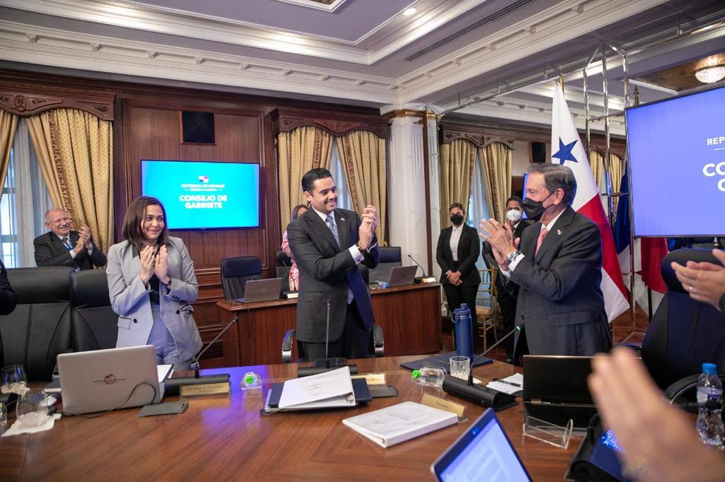 Renuncia el vicepresidente José Gabriel Jaen al cargo de ministro de la Presidencia