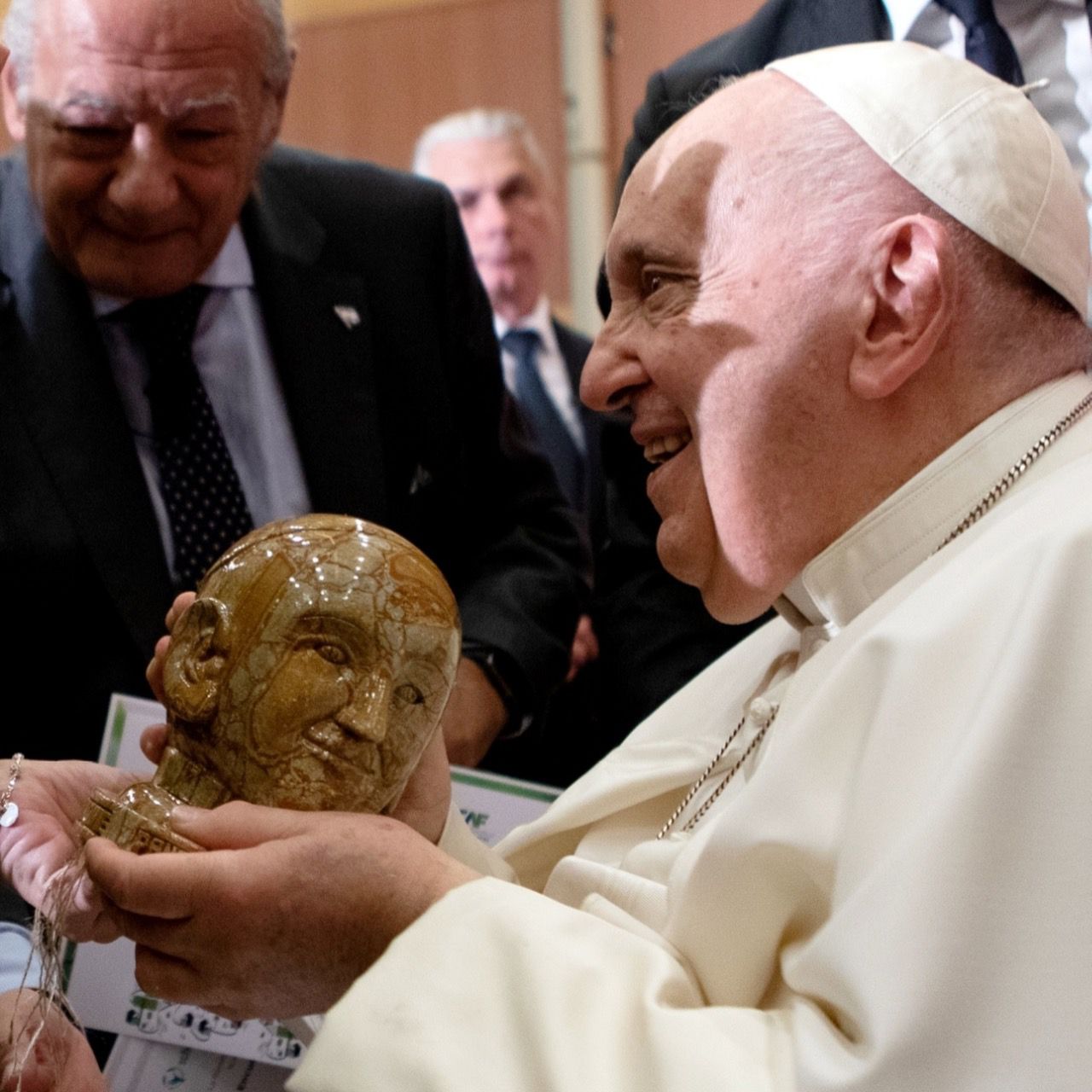 Artesanía panameña en las manos del Papa Francisco - Al Día Panamá