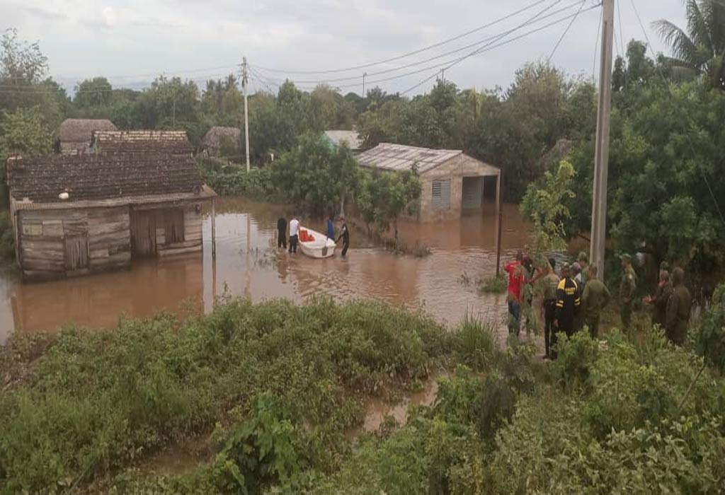 Intensas lluvias azotan regiones de Cuba