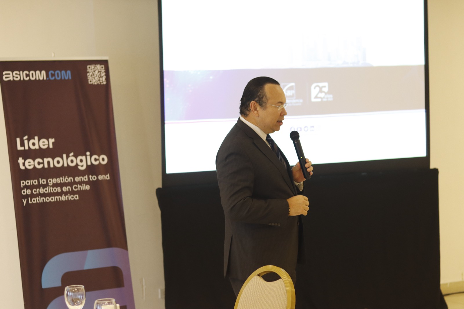 Plataforma "FINNFLOW" para el comercio en Panamá