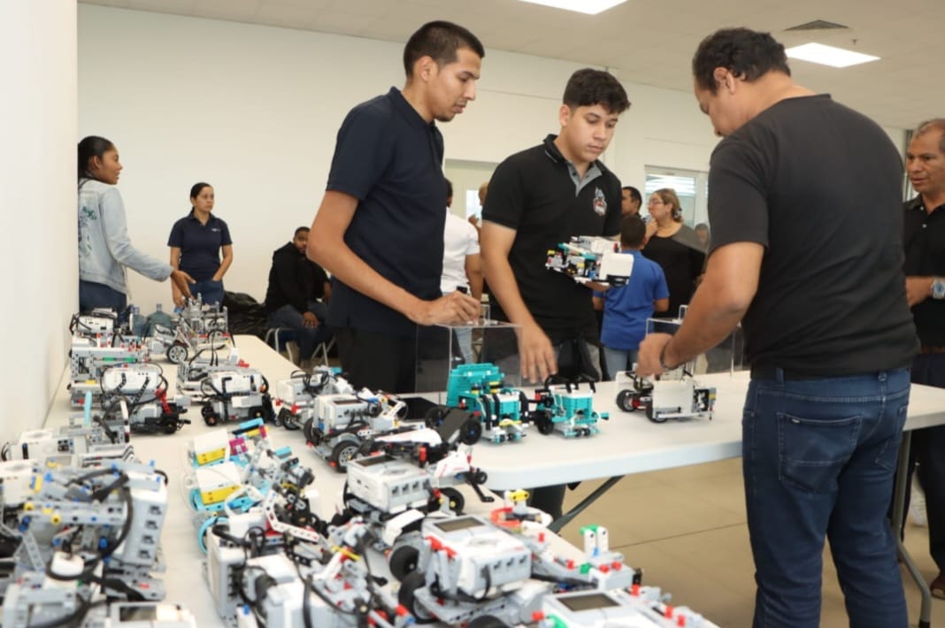 Clasifican equipos para Olimpiada Mundial de Robótica