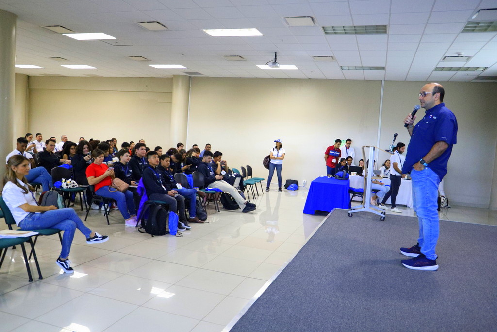 Universitarios debaten sobre el cambio climático