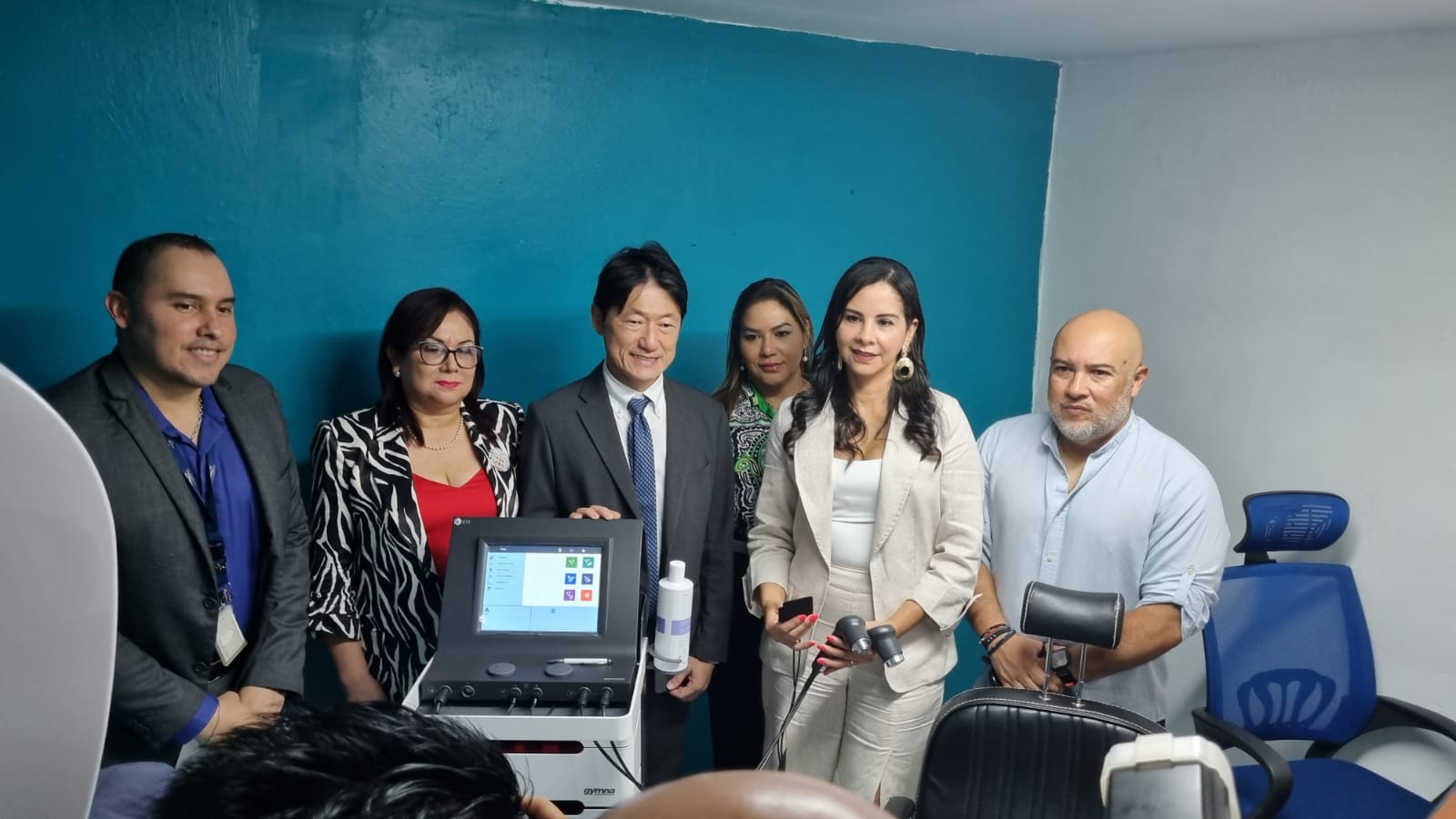 Embajada de Japón dona equipo tecnologico para la salud