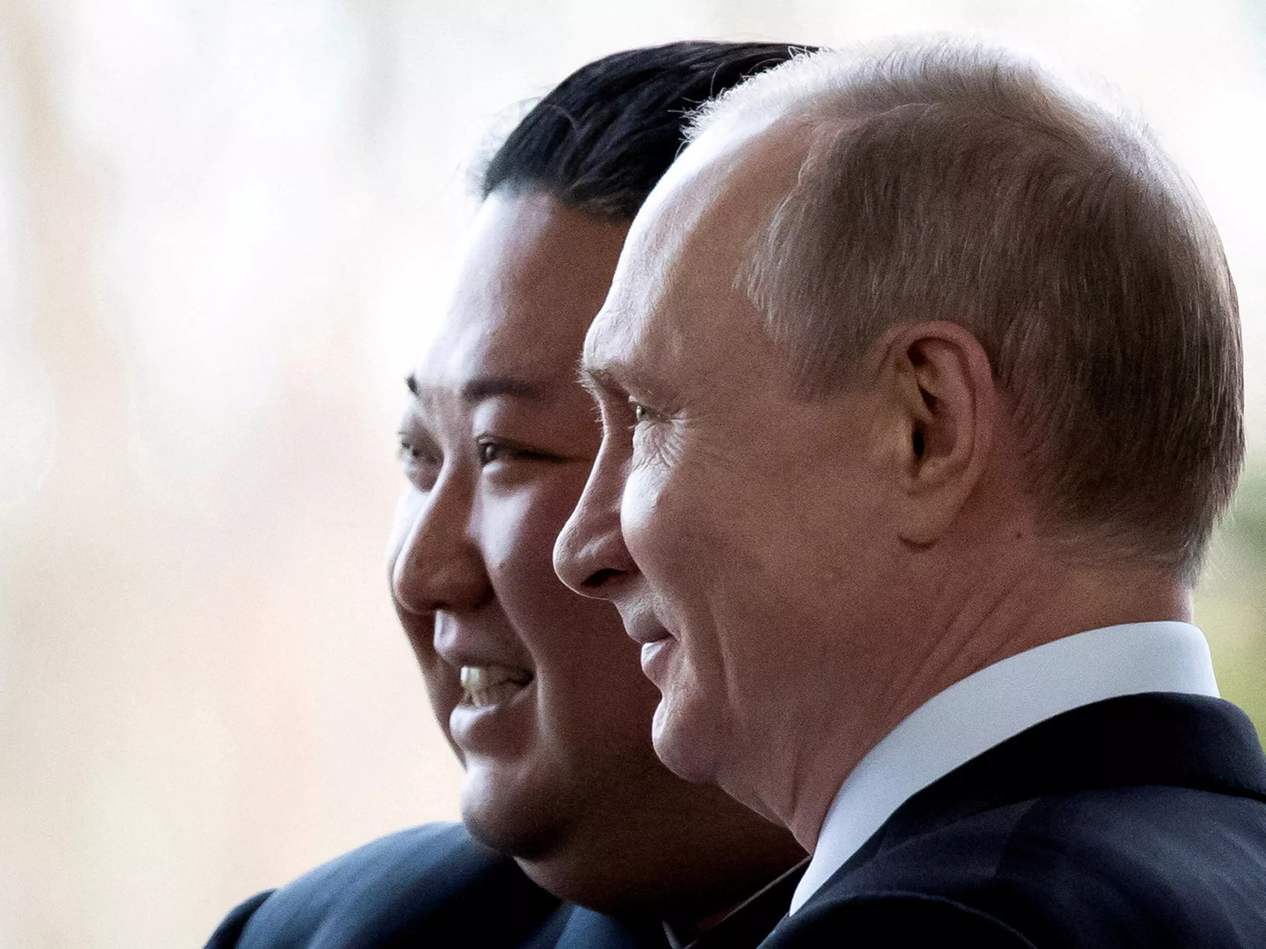 Kim Jong llega a Rusia y EE.UU hace de advertencia