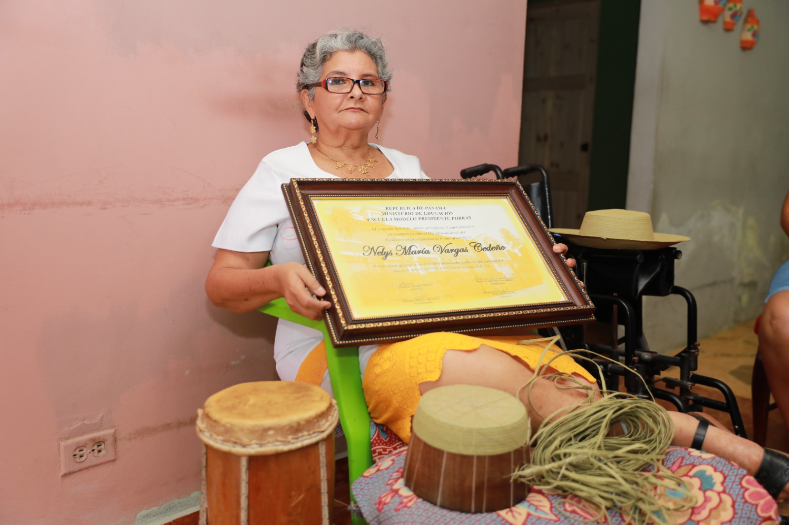 La artesana de manos mágicas, Nely María Vargas