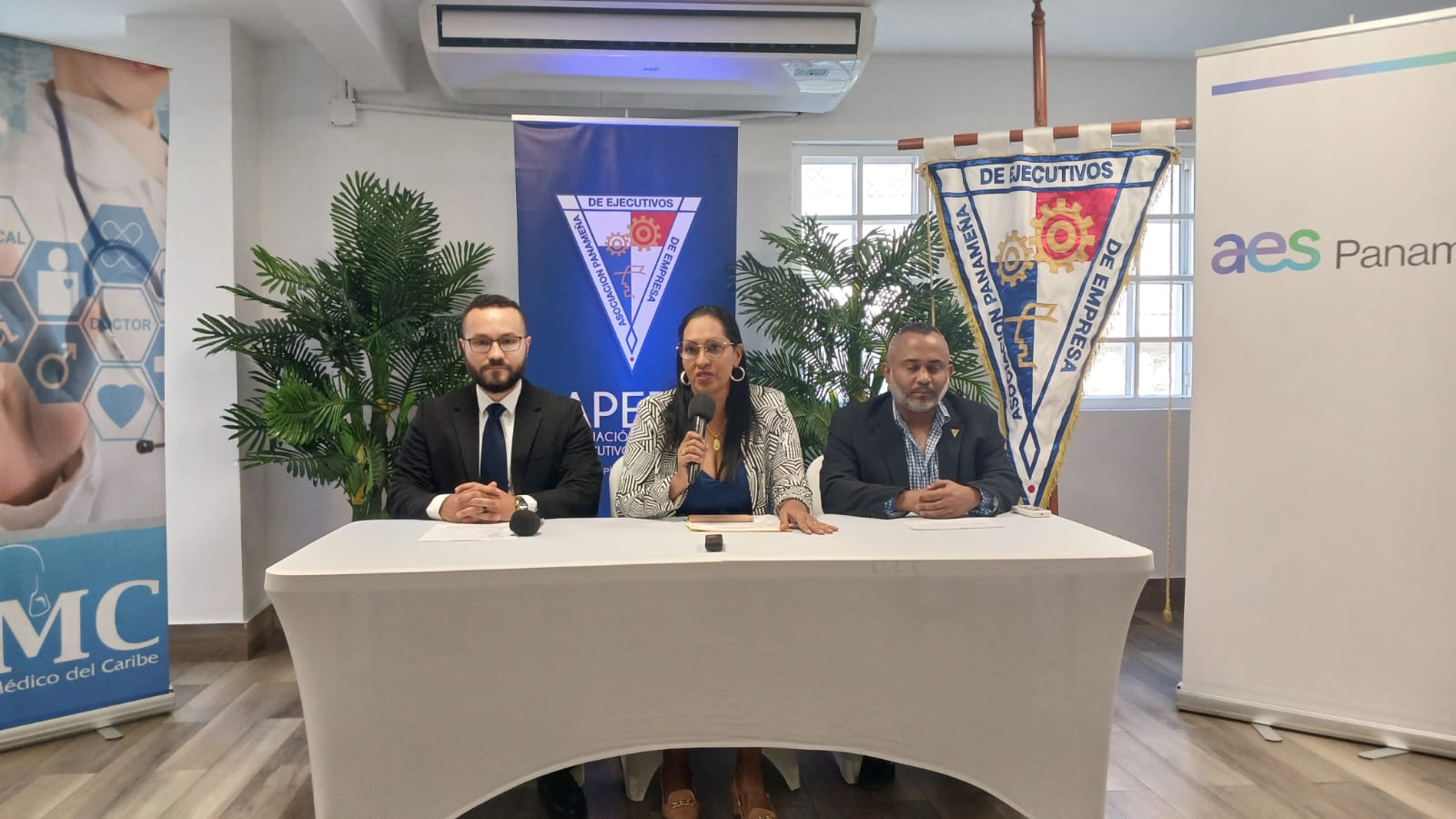 APEDE organiza debate con candidatos presidenciales