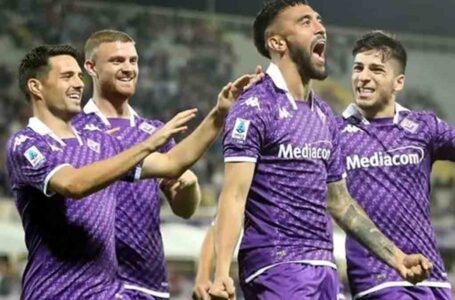 Fiorentina acecha puestos europeos, vapulea a Sassuolo