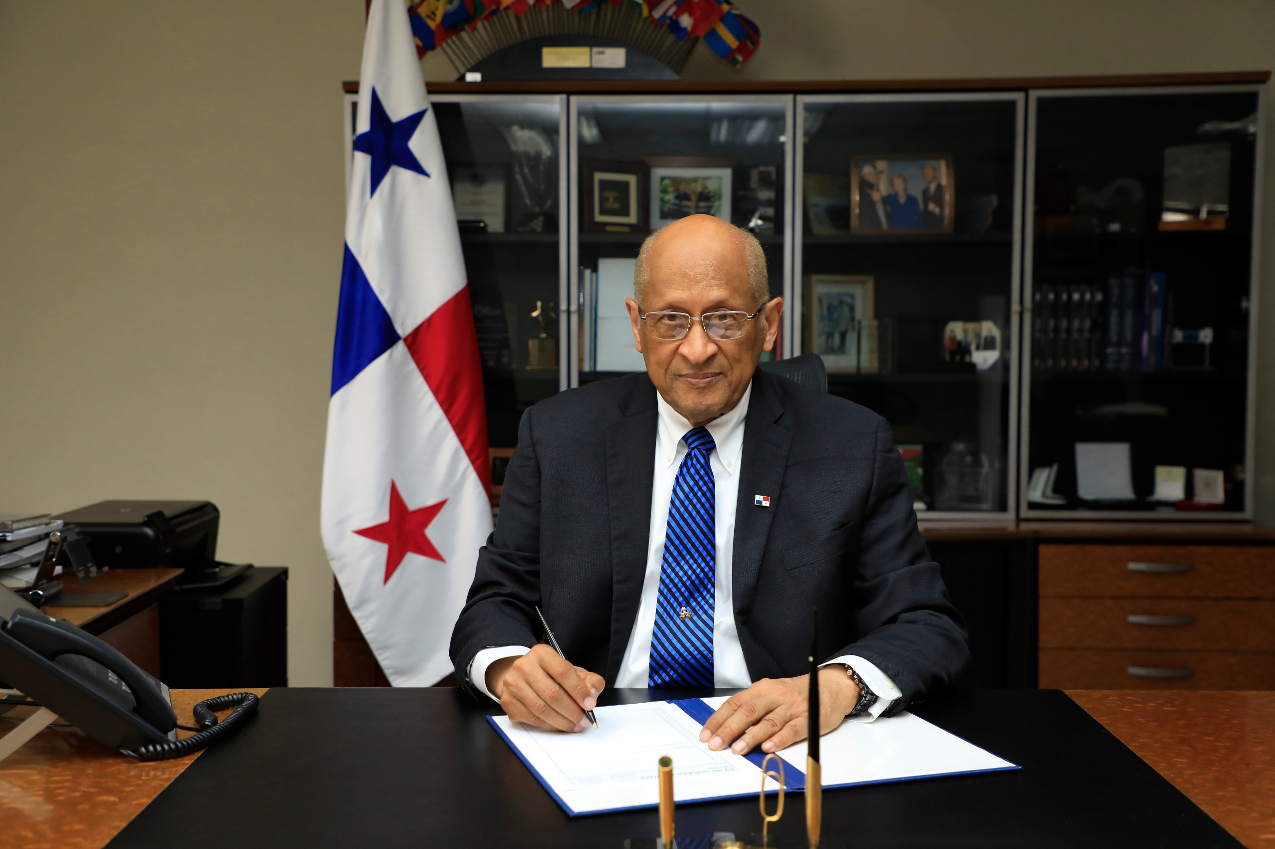 Suspenden actos de licitaciones y contrataciones