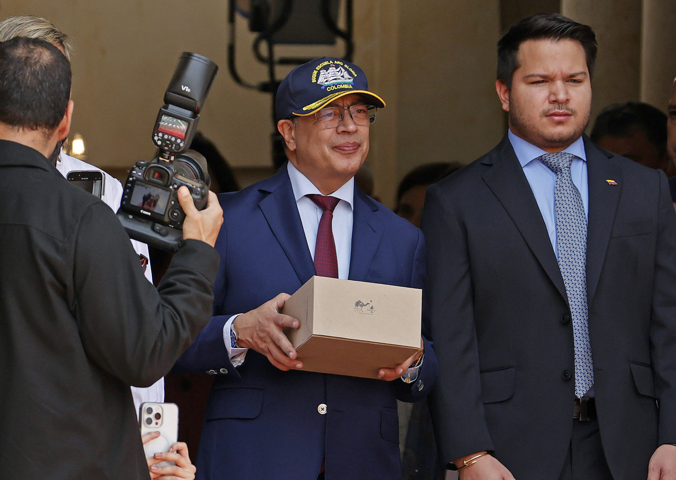 Fustigan a Petro por su visita a Panamá