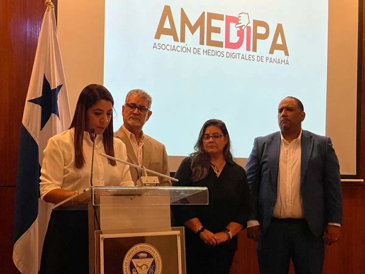 Juramentan la nueva directiva de AMEDIPA