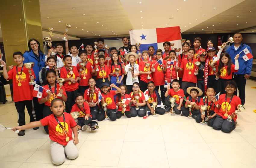  Niños campeones en cálculo mental regresan a Panamá
