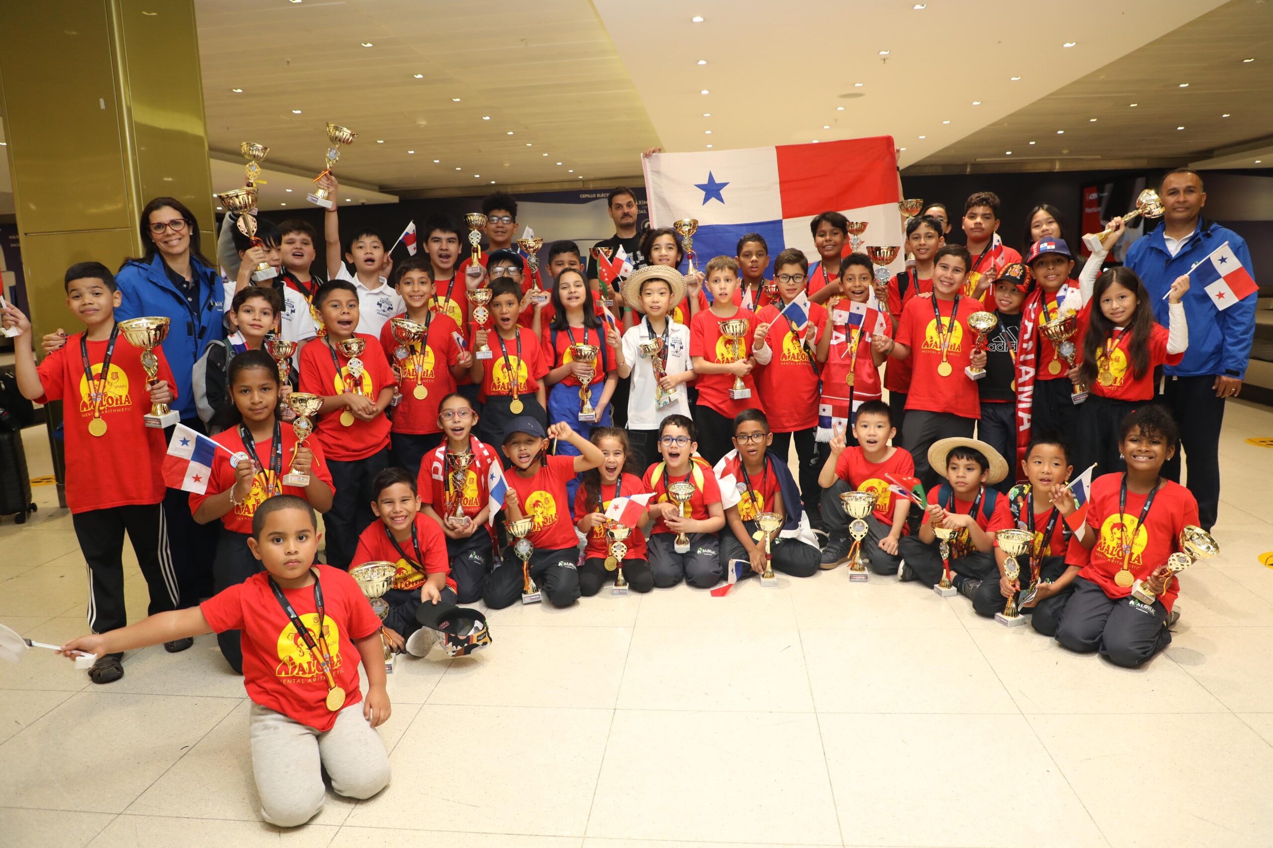 Niños campeones en cálculo mental regresan a Panamá
