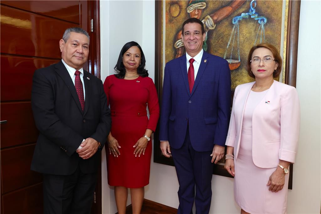 Magistrados analizan logros en la función pública del Estado