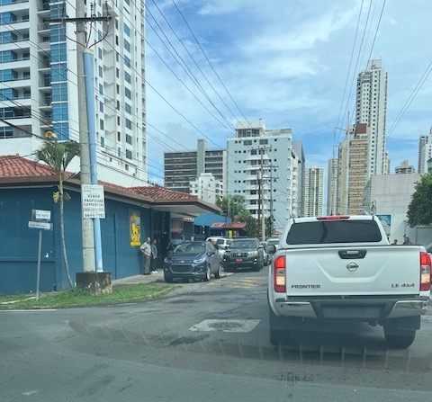  Atascamiento vehicular por causa de escuelas