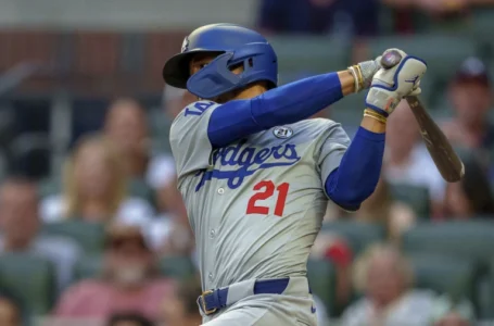 Betts rompe el empate y los Dodgers vencen a los Bravos 9-2